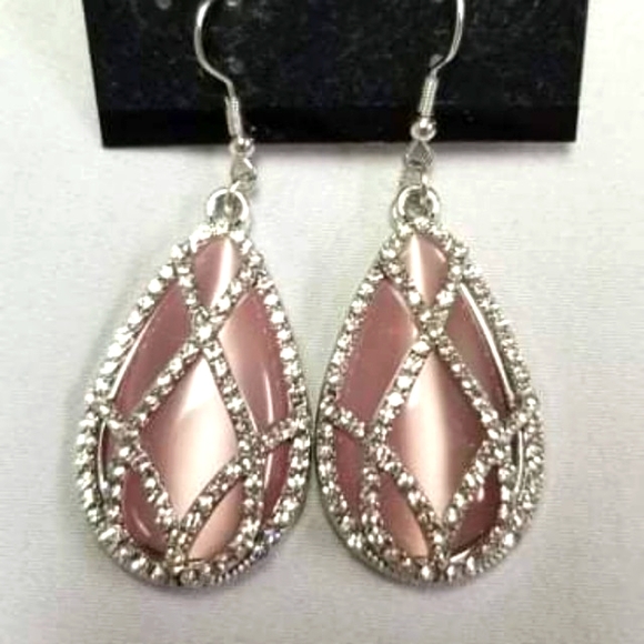Jewelry - Crawling With Couture Pink Earring